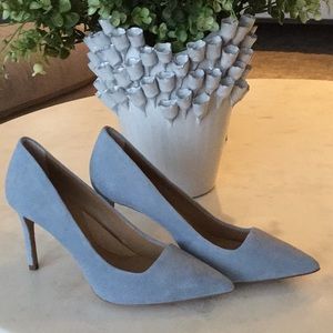 Banana Republic “Madison 12 hour” Pump